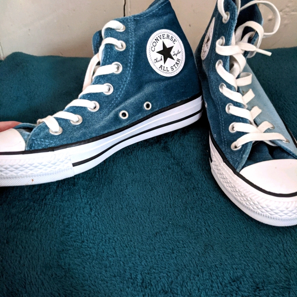 Rare teal velvet high top converse